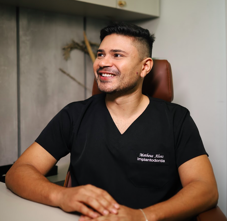 Dr. José Matheus Alves - Cirurgião-dentista Mestre em Odontologia